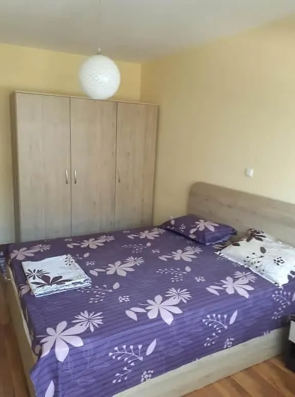 Cozy Apartament Naydenov Daire Burgaz
