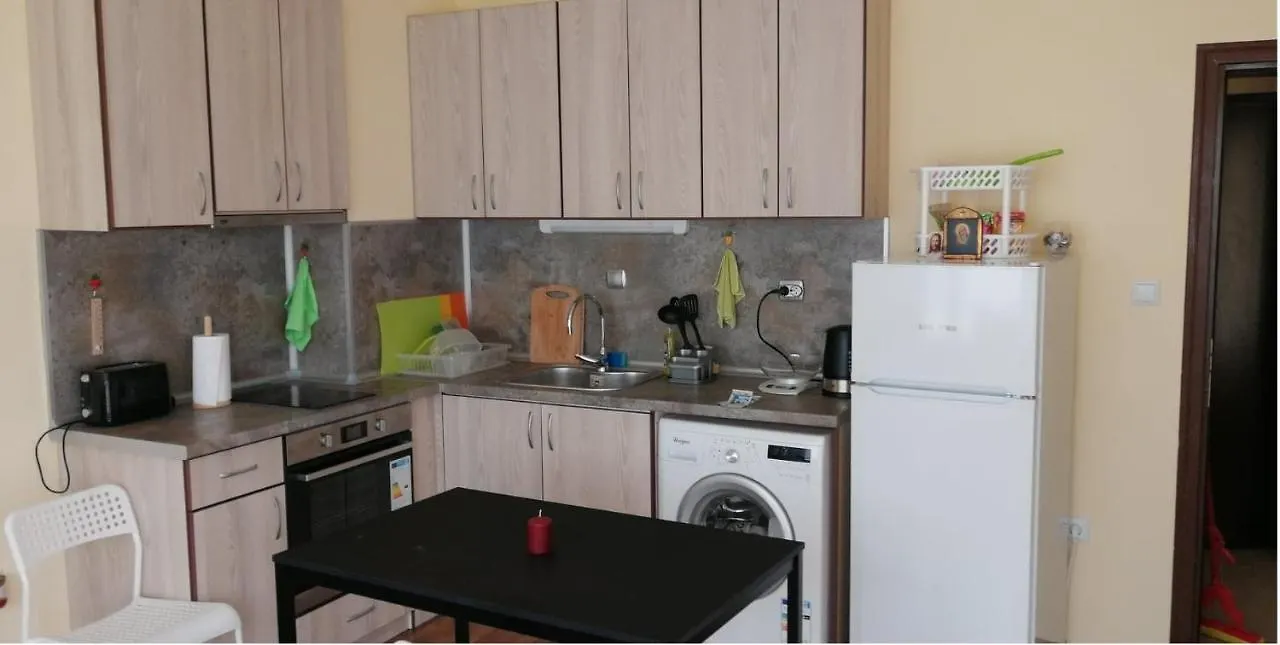 Cozy Apartament Naydenov Daire Burgaz